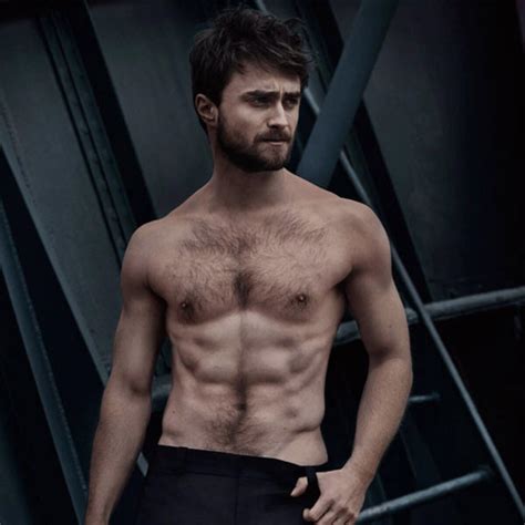 daniel radcliffe nude|Daniel Radcliffe aparece pelado em novas imagens do filme。